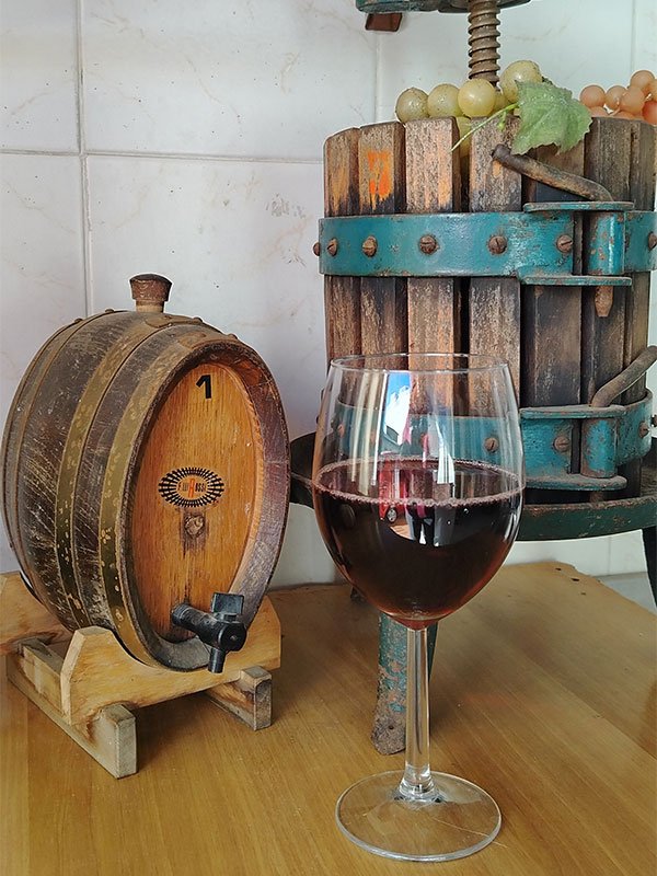 Vino Rosso Siciliano Anno 2023