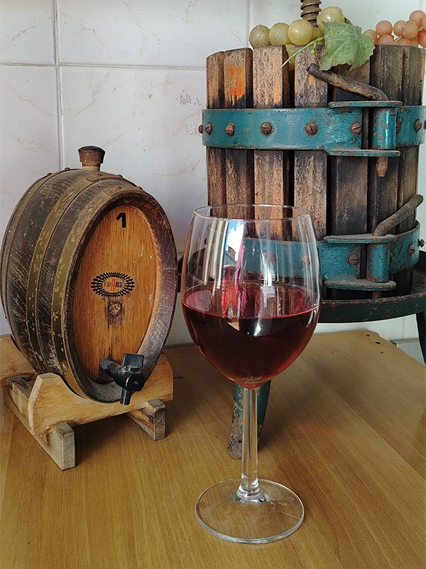 Vino Rosso Siciliano Anno 2024